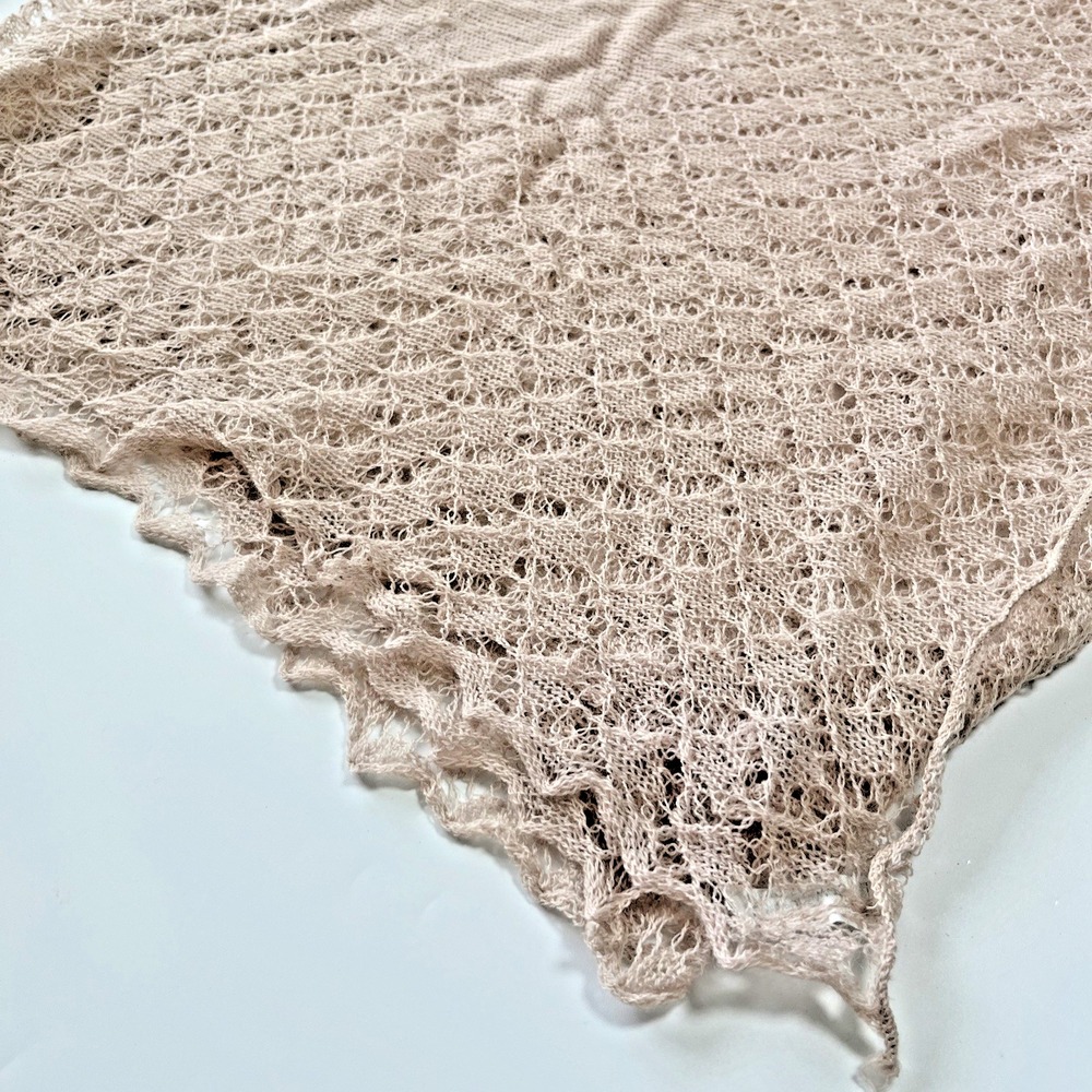 Echo 100% Wool Scarf Rose Gold Delicate Crocheted Lace Made in England 40x40 Vtg